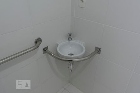 Banheiro (Torneira) de apartamento para alugar com 1 quarto, 33m² em Liberdade, São Paulo