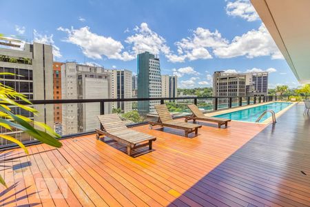 Studio à venda com 61m², 1 quarto e 1 vagaPiscina