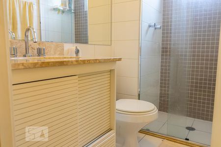 Banheiro de apartamento para alugar com 2 quartos, 74m² em Vila Clementino, São Paulo