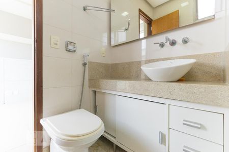Apartamento à venda com 80m², 2 quartos e 1 vaga Apartamento à venda com 80m², 2 quartos e 1 vagaBanheiro da Suíte 2 - Armários
