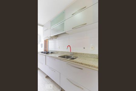 Apartamento à venda com 80m², 2 quartos e 1 vaga Apartamento à venda com 80m², 2 quartos e 1 vagaCozinha - Armários
