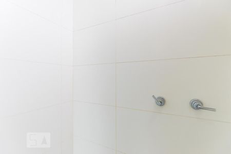 Apartamento à venda com 80m², 2 quartos e 1 vaga Apartamento à venda com 80m², 2 quartos e 1 vagaBanheiro da Suíte 2 - Box