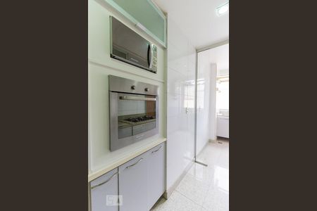 Apartamento à venda com 80m², 2 quartos e 1 vaga Apartamento à venda com 80m², 2 quartos e 1 vagaCozinha - Micro-ondas