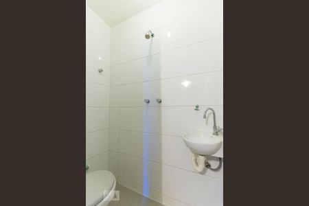 Apartamento à venda com 80m², 2 quartos e 1 vaga Apartamento à venda com 80m², 2 quartos e 1 vagaBanheiro de Serviço