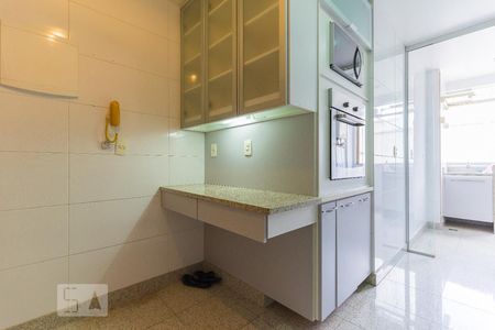 Apartamento à venda com 80m², 2 quartos e 1 vaga Apartamento à venda com 80m², 2 quartos e 1 vagaCozinha - Armários