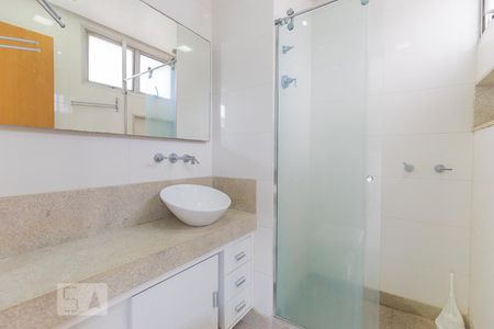 Apartamento à venda com 80m², 2 quartos e 1 vaga Apartamento à venda com 80m², 2 quartos e 1 vagaBanheiro da Suíte 2 - Box de vidro