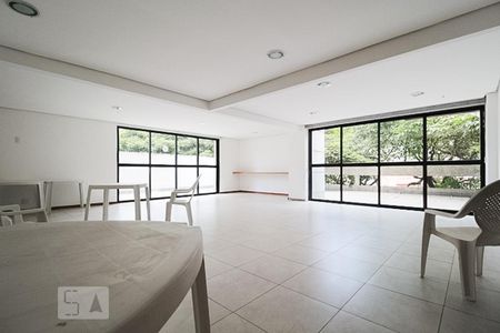 Studio à venda com 44m², 1 quarto e 1 vagaSalão de festa