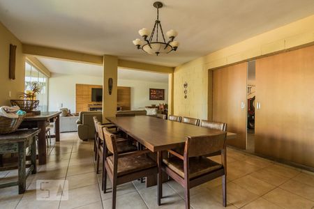 Casa à venda com 650m², 6 quartos e 5 vagasSala Piso Inferior