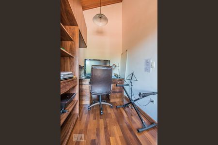 Casa à venda com 650m², 6 quartos e 5 vagasEscritório