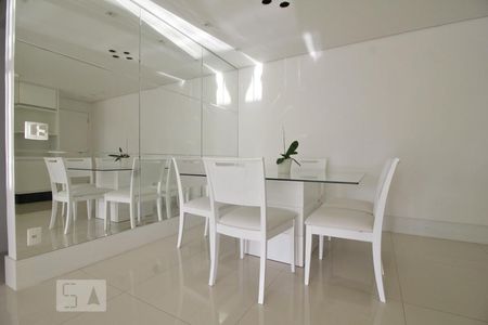 Sala de apartamento para alugar com 2 quartos, 75m² em Vila Andrade, São Paulo