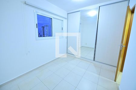 Apartamento para alugar com 70m², 2 quartos e 2 vagasQuarto