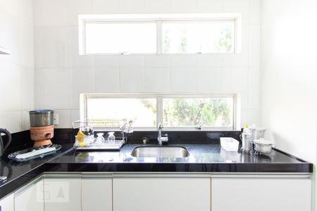 Apartamento para alugar com 151m², 4 quartos e 2 vagas Apartamento para alugar com 151m², 4 quartos e 2 vagasCozinha