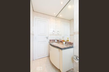 Apartamento para alugar com 151m², 4 quartos e 2 vagas Apartamento para alugar com 151m², 4 quartos e 2 vagasBanheiro