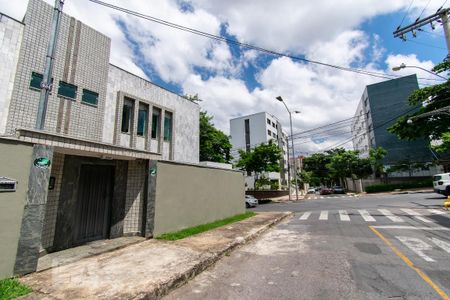 Apartamento para alugar com 151m², 4 quartos e 2 vagas Apartamento para alugar com 151m², 4 quartos e 2 vagasFachada