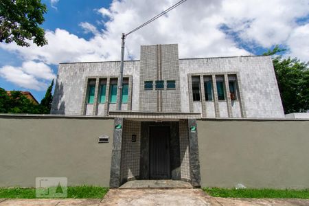 Apartamento para alugar com 151m², 4 quartos e 2 vagas Apartamento para alugar com 151m², 4 quartos e 2 vagasFachada
