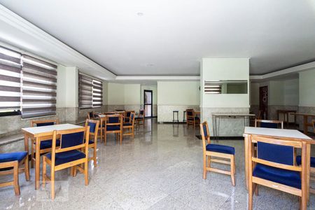 Apartamento à venda com 90m², 3 quartos e 2 vagas Apartamento à venda com 90m², 3 quartos e 2 vagasSalão de festas