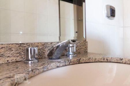 Apartamento à venda com 90m², 3 quartos e 2 vagas Apartamento à venda com 90m², 3 quartos e 2 vagasDetalhe banheiro