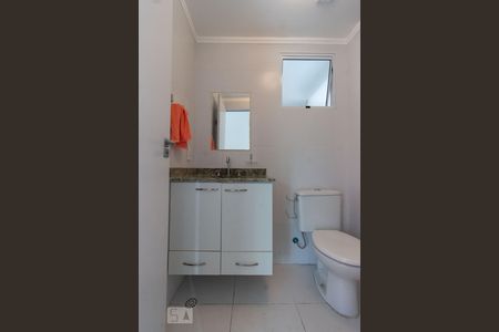 Banheiro de apartamento para alugar com 1 quarto, 42m² em Vila Alpina, Santo André