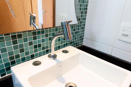 Detalhe banheiro  de kitnet/studio à venda com 2 quartos, 56m² em Vila Gomes Cardim, São Paulo