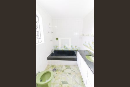 Casa à venda com 526m², 3 quartos e 3 vagasSuite 1 - Banheiro