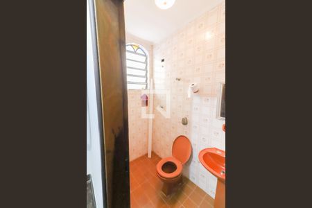 Casa à venda com 526m², 3 quartos e 3 vagasBanheiro Serviço