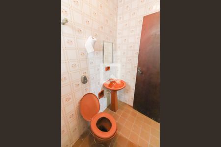 Casa à venda com 526m², 3 quartos e 3 vagasBanheiro Serviço