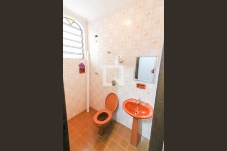 Casa à venda com 526m², 3 quartos e 3 vagasBanheiro Serviço