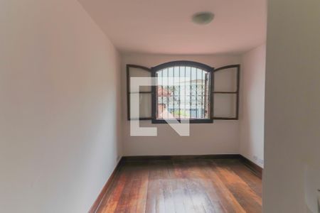 Casa à venda com 526m², 3 quartos e 3 vagasQuarto 2