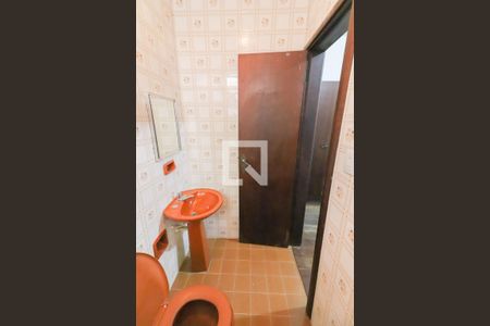 Casa à venda com 526m², 3 quartos e 3 vagasBanheiro Serviço