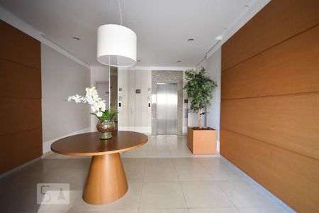 Apartamento para alugar com 50m², 2 quartos e 1 vaga Apartamento para alugar com 50m², 2 quartos e 1 vagaHall social