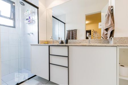 Apartamento para alugar com 64m², 1 quarto e 2 vagas Apartamento para alugar com 64m², 1 quarto e 2 vagasBanheiro da Suíte