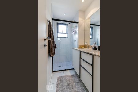 Apartamento para alugar com 64m², 1 quarto e 2 vagas Apartamento para alugar com 64m², 1 quarto e 2 vagasBanheiro da Suíte