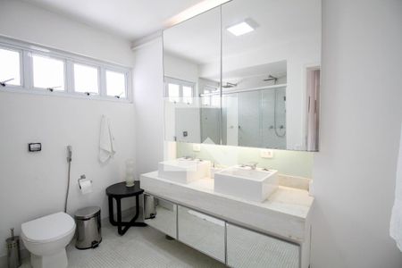 Apartamento para alugar com 158m², 2 quartos e 1 vaga Apartamento para alugar com 158m², 2 quartos e 1 vagaBanheiro da Suíte