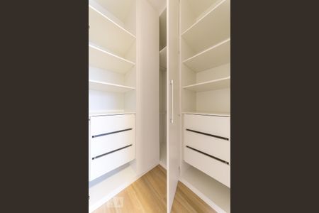 Suíte de apartamento para alugar com 1 quarto, 45m² em Centro, Campinas