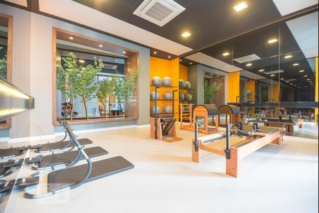 Studio para alugar com 49m², 1 quarto e 1 vaga Studio para alugar com 49m², 1 quarto e 1 vagaAcademia
