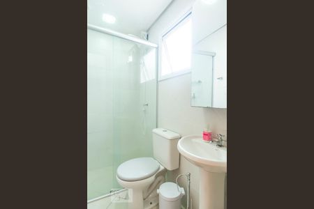 Banheiro de apartamento à venda com 1 quarto, 38m² em Bela Vista, Porto Alegre