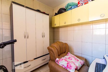 Casa à venda com 112m², 4 quartos e 2 vagasQuarto Serviço