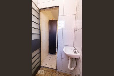 Casa à venda com 112m², 4 quartos e 2 vagasBanheiro Serviço