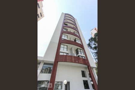 Studio para alugar com 60m², 1 quarto e 2 vagas Studio para alugar com 60m², 1 quarto e 2 vagasfachada