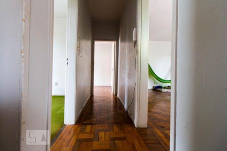 Corredor de apartamento à venda com 3 quartos, 89m² em Santana, Porto Alegre