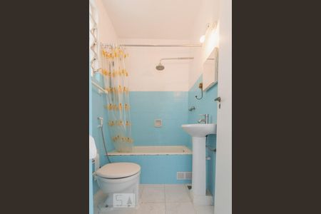 Banheiro de apartamento para alugar com 2 quartos, 65m² em Jardim Botânico, Rio de Janeiro