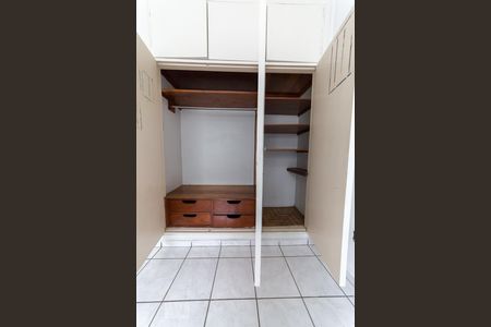 Casa à venda com 198m², 3 quartos e 5 vagasQuarto 2