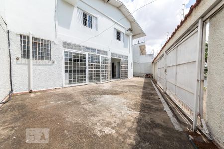Casa à venda com 198m², 3 quartos e 5 vagasQuintal