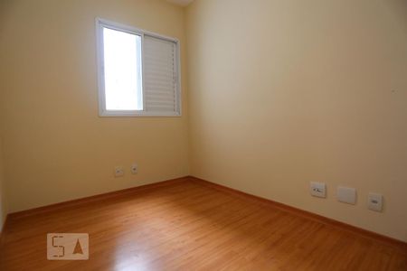 Quarto 01 de apartamento para alugar com 3 quartos, 85m² em Jardim Tupanci, Barueri
