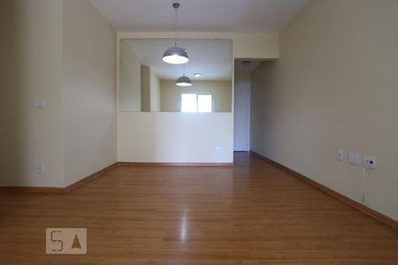 Sala de apartamento para alugar com 3 quartos, 85m² em Jardim Tupanci, Barueri