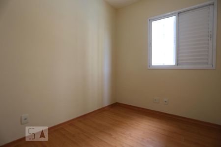 Quarto 01 de apartamento para alugar com 3 quartos, 85m² em Jardim Tupanci, Barueri