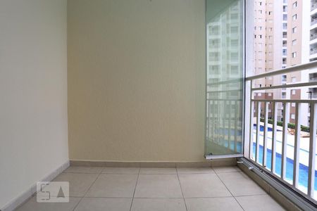 Sacada de apartamento para alugar com 3 quartos, 85m² em Jardim Tupanci, Barueri