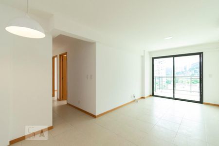 Sala de Apartamento com 3 quartos, 100m² Icaraí