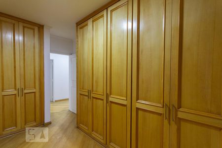 Apartamento à venda com 200m², 4 quartos e 3 vagasQuarto2