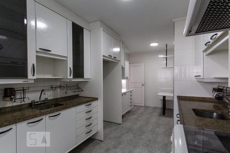 Apartamento à venda com 200m², 4 quartos e 3 vagasCozinha